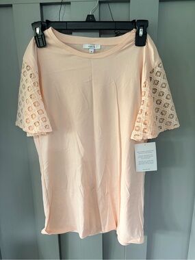 Stella & Dit Peach Lace-Sleeve Women's Top - NWT